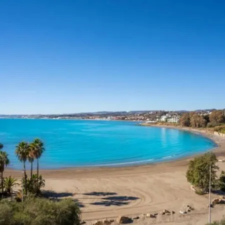 Apartamento En Con Garaje * Estepona